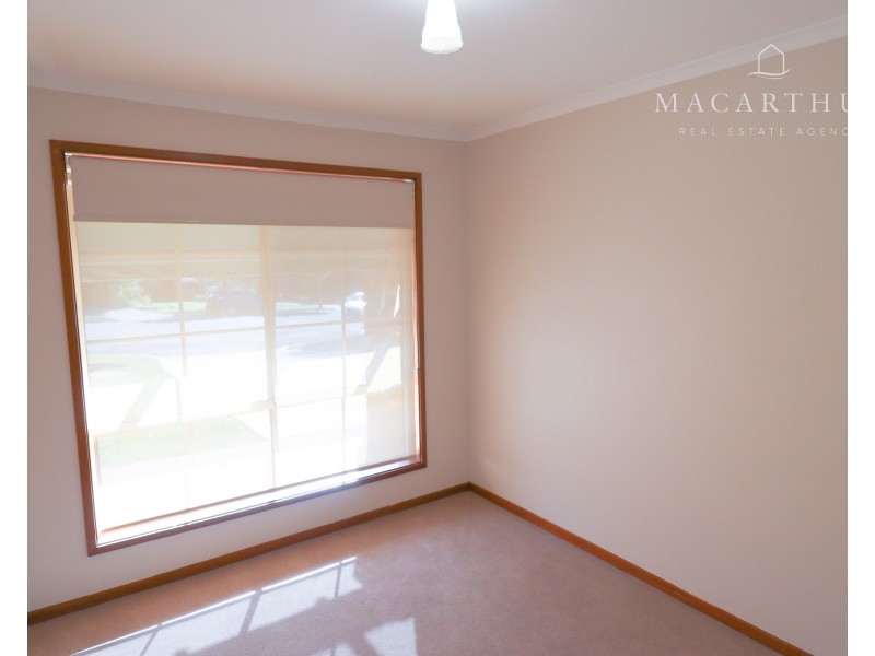 4 Patey Close, Ashmont NSW 2650