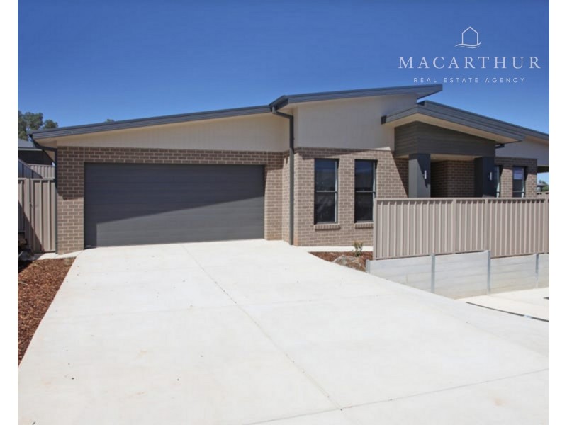 2/7 Darcy Drive, Boorooma NSW 2650
