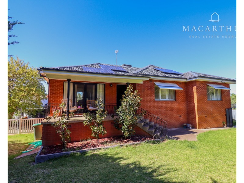 13 Plumpton Road, Kooringal NSW 2650