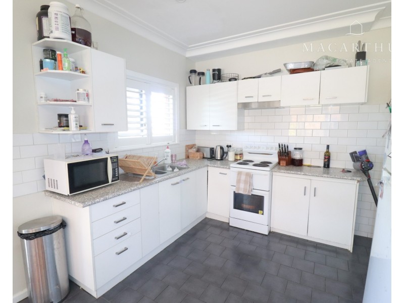 13 Plumpton Road, Kooringal NSW 2650