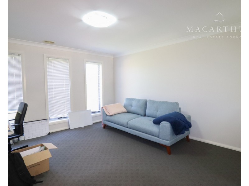 18 Bindari Avenue, Glenfield Park NSW 2650