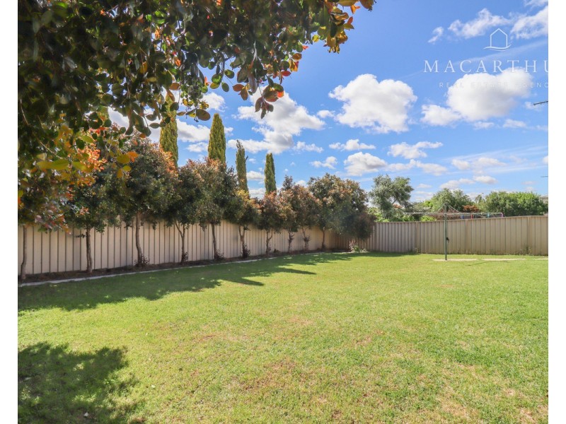 18 Bindari Avenue, Glenfield Park NSW 2650