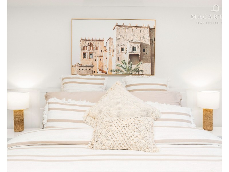 13 Hollows Crescent, Lloyd NSW 2650