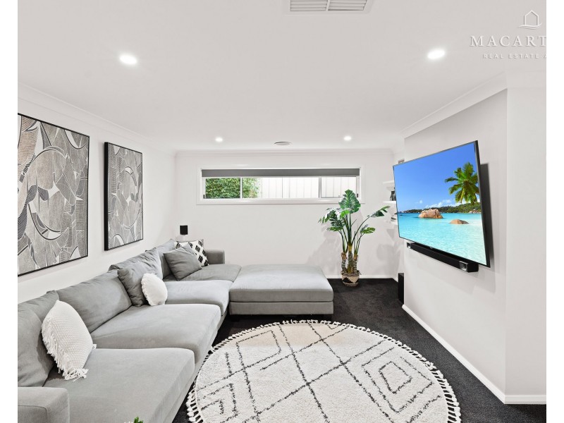 13 Hollows Crescent, Lloyd NSW 2650