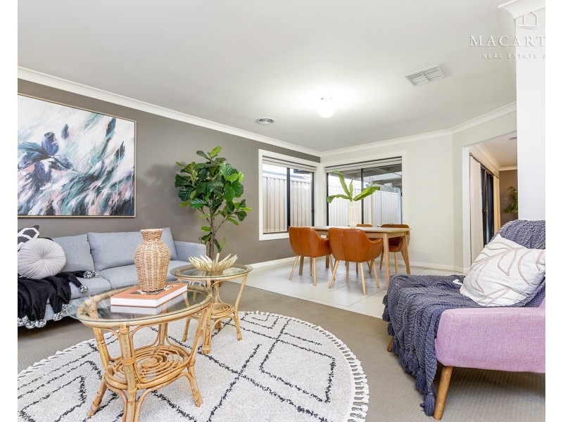 22 Mirrul Street, Glenfield Park NSW 2650