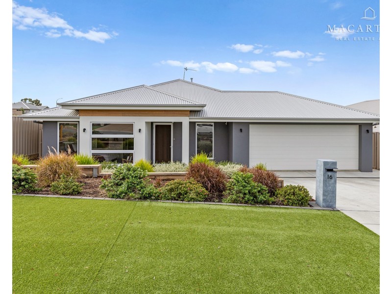 16 Hollows Crescent, Lloyd NSW 2650
