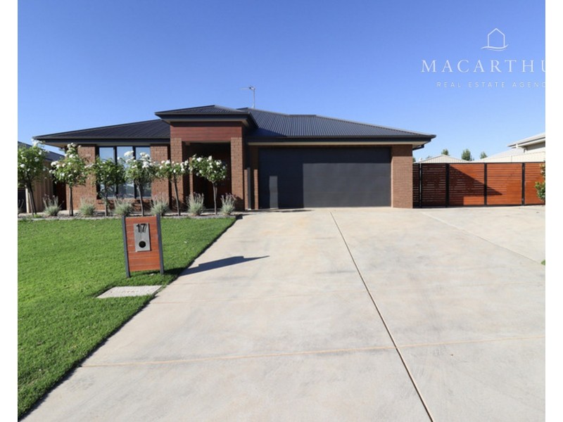 17 Mugga Street, Gobbagombalin NSW 2650