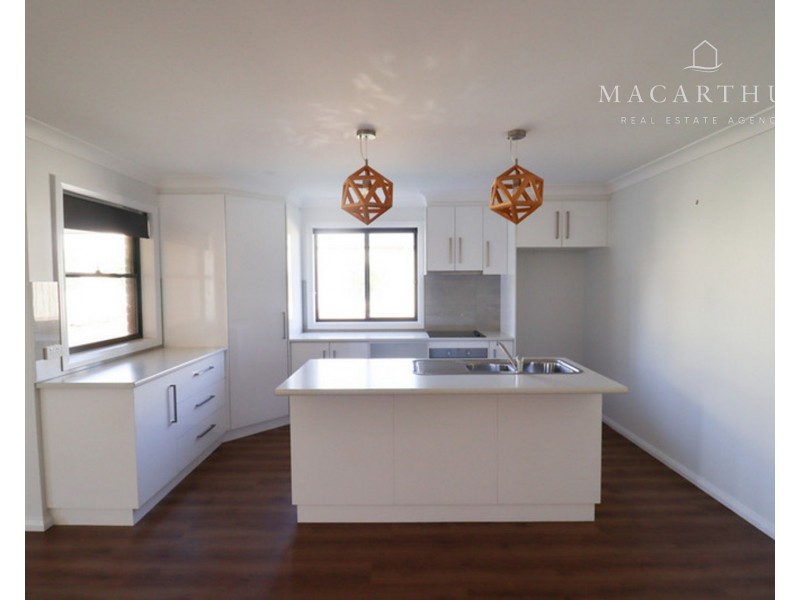 17 Mugga Street, Gobbagombalin NSW 2650