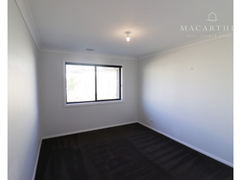 17 Mugga Street, Gobbagombalin NSW 2650