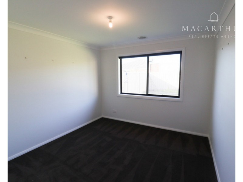 17 Mugga Street, Gobbagombalin NSW 2650