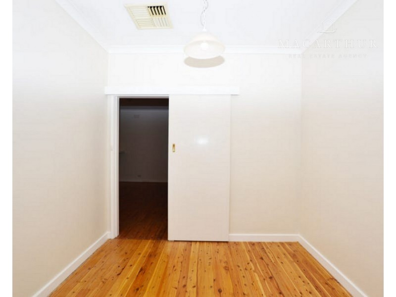 3 Warrawong Street, Kooringal NSW 2650