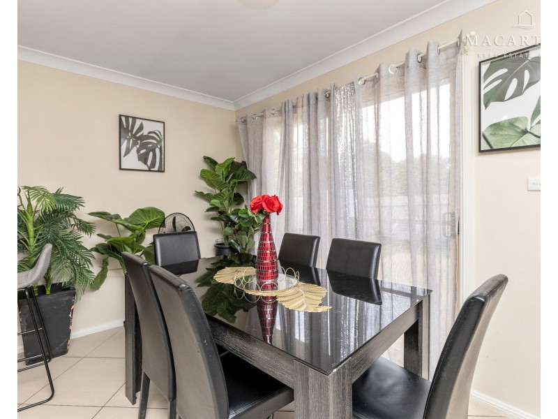 1/23 Kirrang Avenue, Glenfield Park NSW 2650
