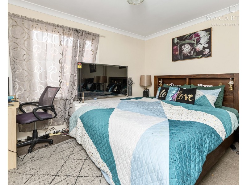 1/23 Kirrang Avenue, Glenfield Park NSW 2650