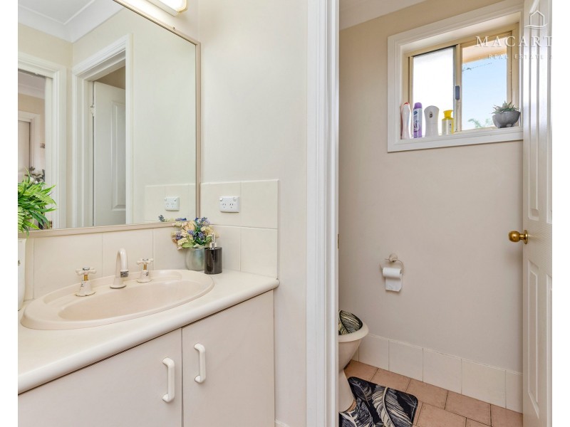 1/23 Kirrang Avenue, Glenfield Park NSW 2650