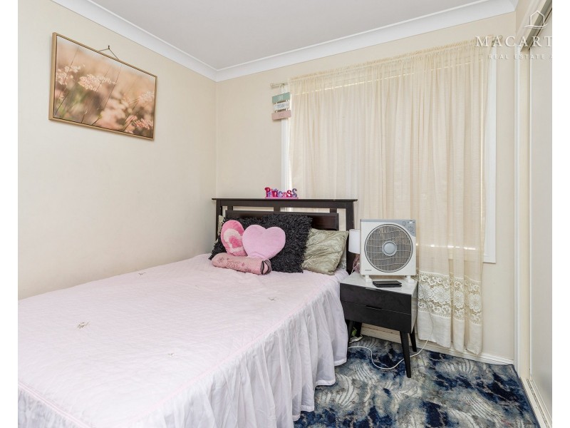 1/23 Kirrang Avenue, Glenfield Park NSW 2650