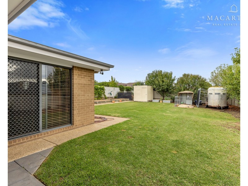 34 Franklin Drive, Estella NSW 2650