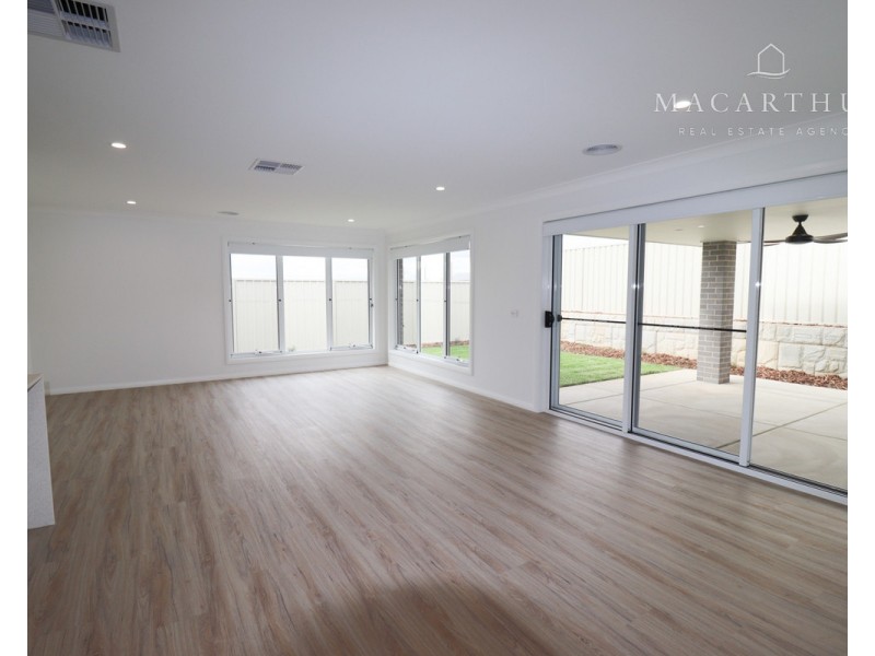 22 Wake Drive, Lloyd NSW 2650