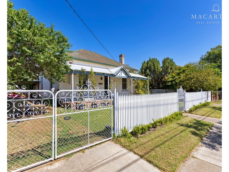 98 Crampton Street, Wagga Wagga NSW 2650