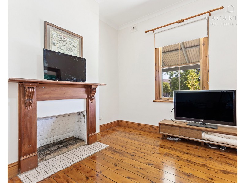 98 Crampton Street, Wagga Wagga NSW 2650