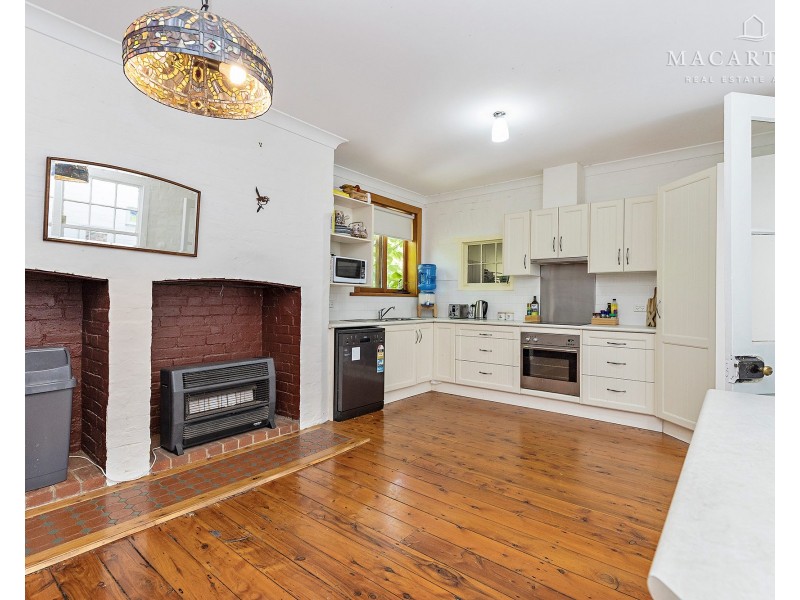 98 Crampton Street, Wagga Wagga NSW 2650