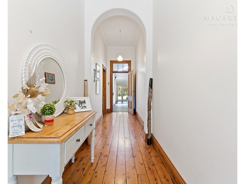 98 Crampton Street, Wagga Wagga NSW 2650