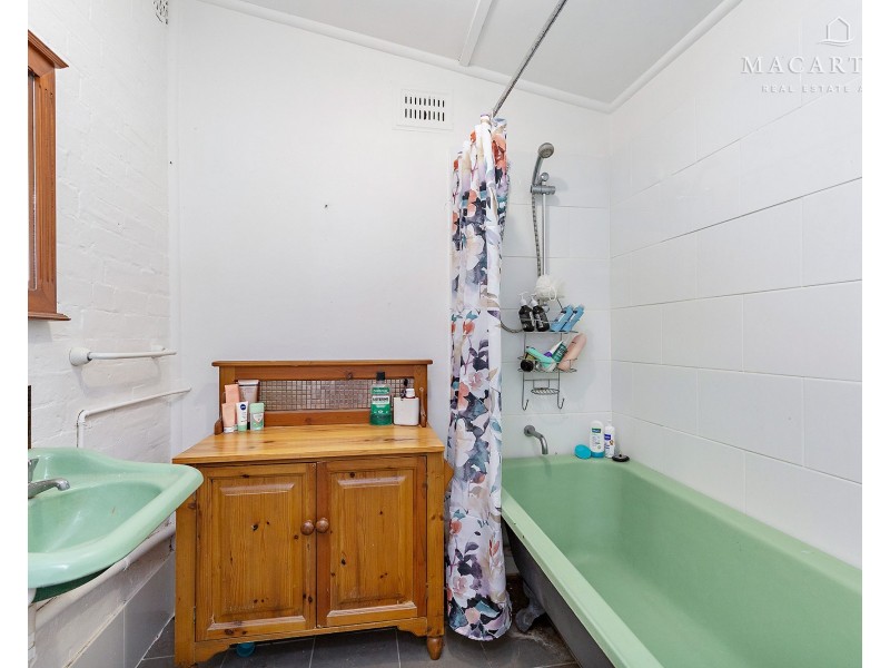 98 Crampton Street, Wagga Wagga NSW 2650