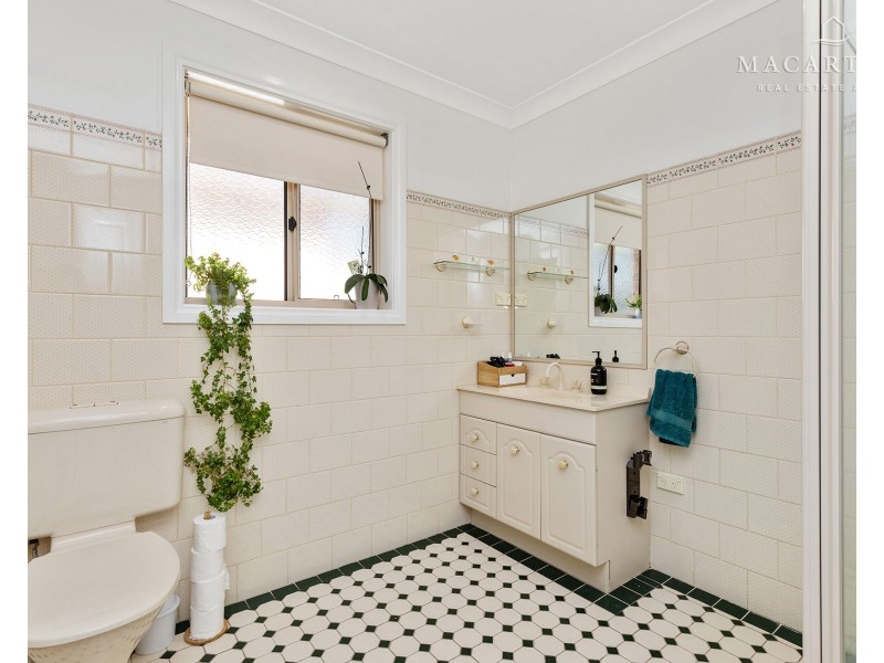 38 Bourkelands Drive, Bourkelands NSW 2650