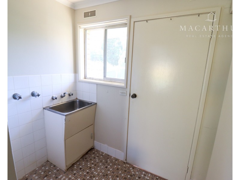 1/50 Geneva Crescent, Lake Albert NSW 2650