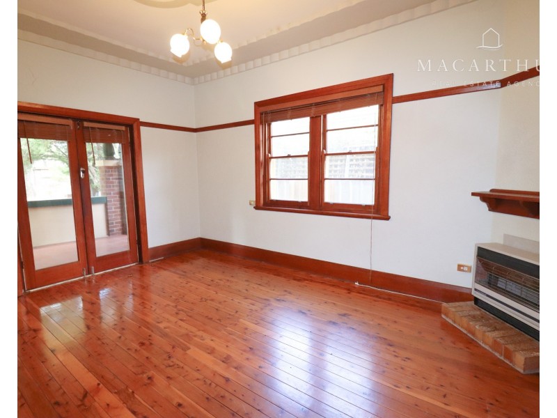 70 Thorne Street, Wagga Wagga NSW 2650