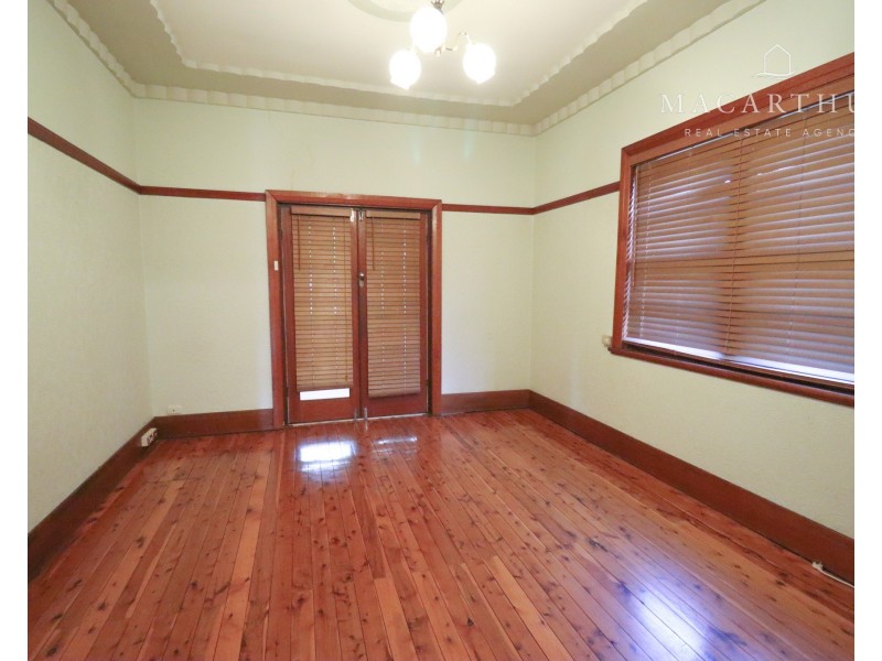 70 Thorne Street, Wagga Wagga NSW 2650