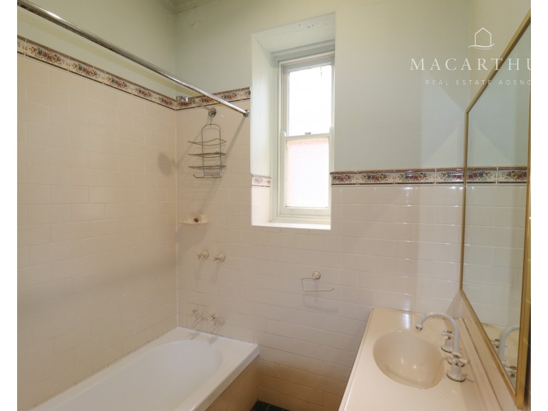 70 Thorne Street, Wagga Wagga NSW 2650