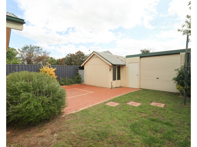 70 Thorne Street, Wagga Wagga NSW 2650