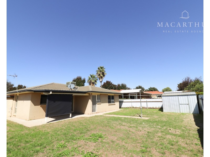 77 Dalman Parkway, Glenfield Park NSW 2650