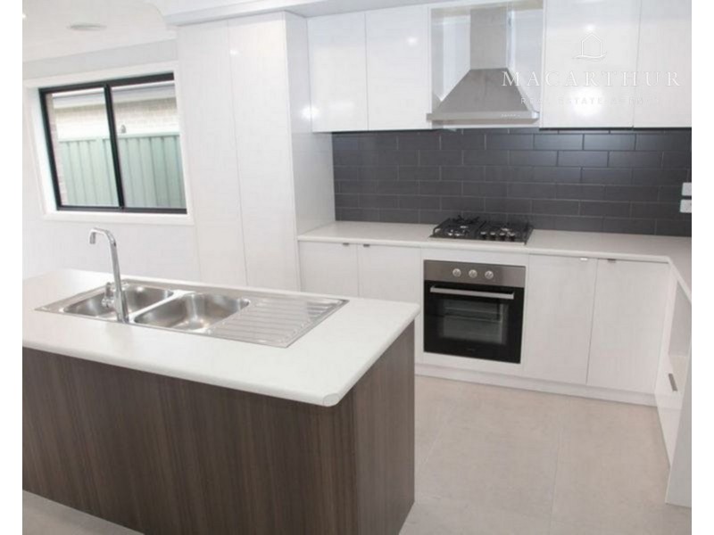 2/5 Wollemi Street, Forest Hill NSW 2651