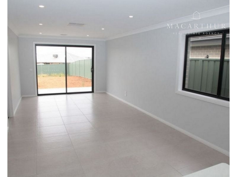 2/5 Wollemi Street, Forest Hill NSW 2651