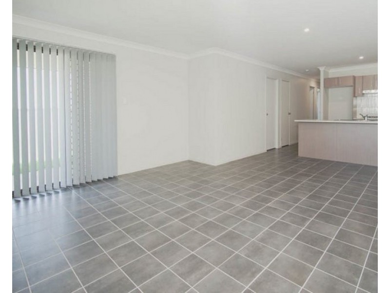 2/57 Coppabella Drive, Gobbagombalin NSW 2650