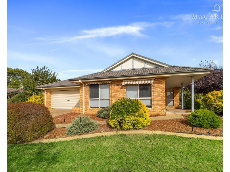 4 Mangrove Crescent, Forest Hill NSW 2651