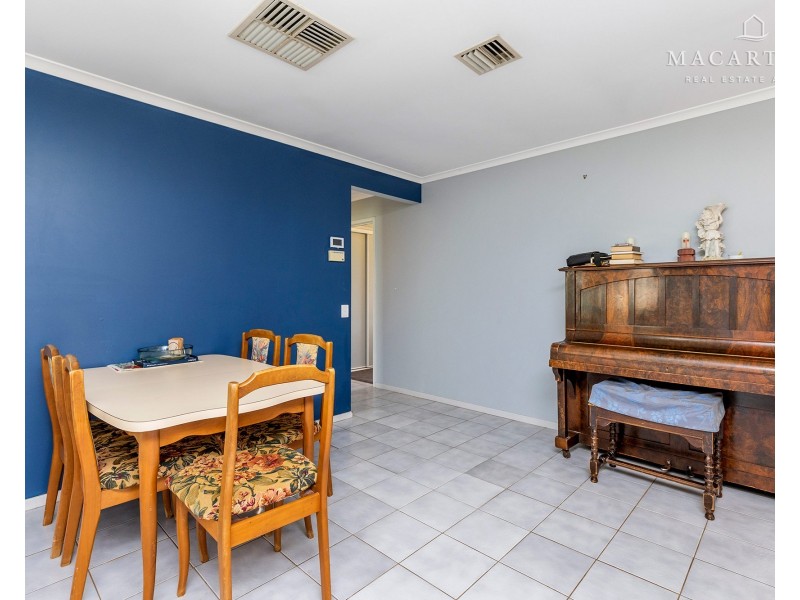 4 Mangrove Crescent, Forest Hill NSW 2651