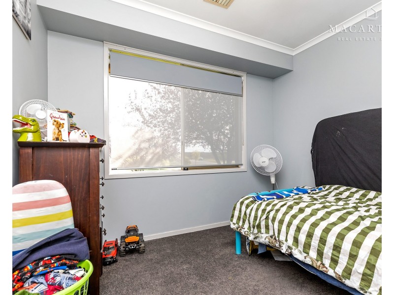 4 Mangrove Crescent, Forest Hill NSW 2651