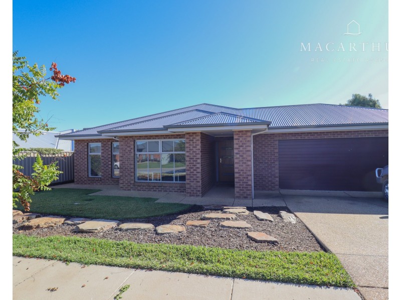 23 Charlton Street, Boorooma NSW 2650