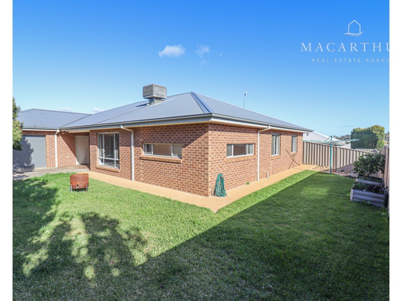 23 Charlton Street, Boorooma NSW 2650