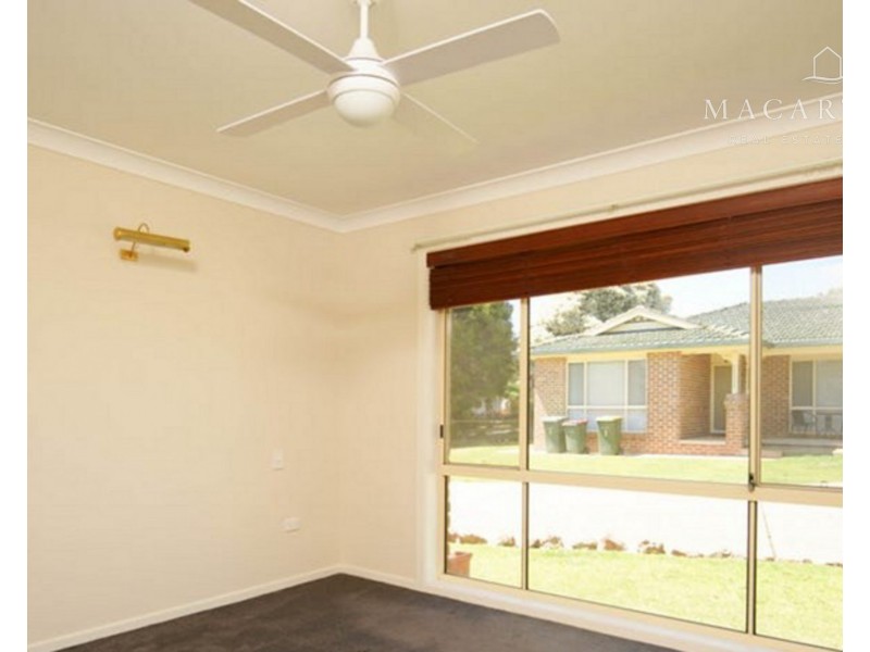 8/95 Balleroo Crescent, Glenfield Park NSW 2650