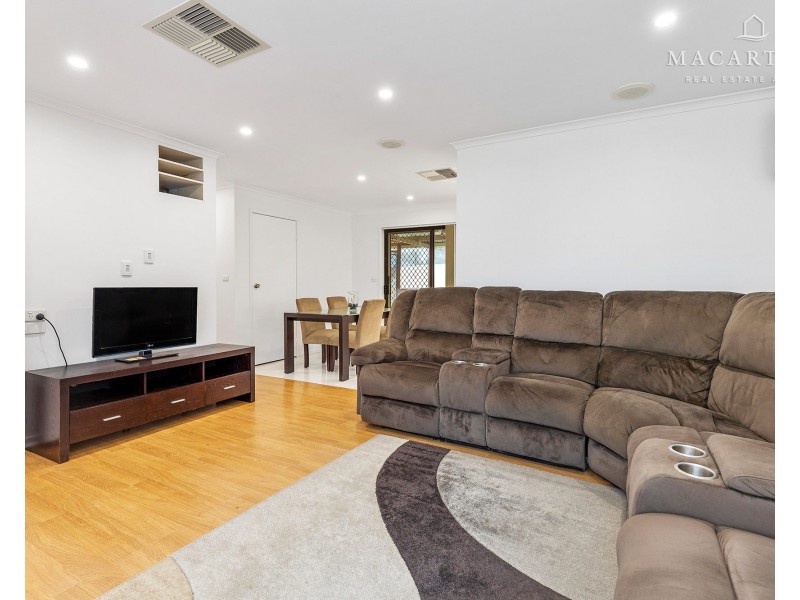 10 Crisp Drive, Ashmont NSW 2650