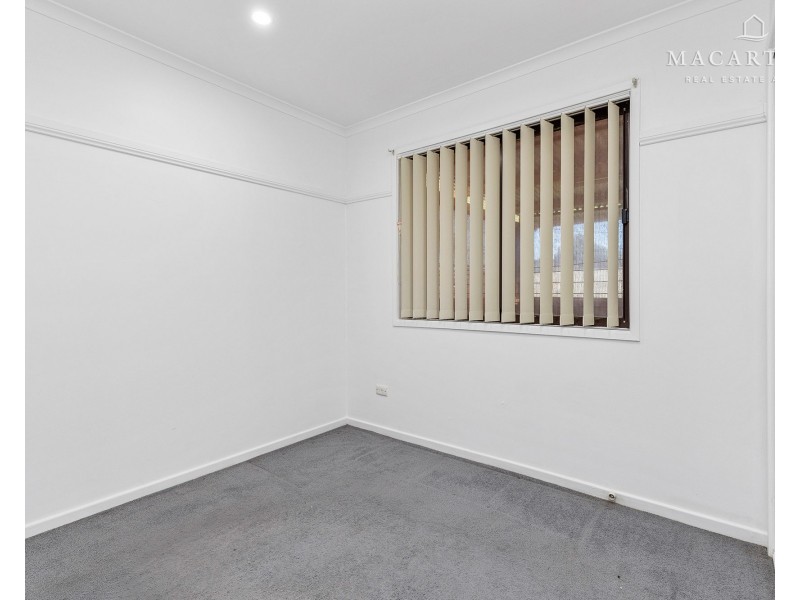 10 Crisp Drive, Ashmont NSW 2650