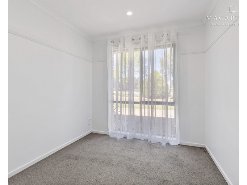 10 Crisp Drive, Ashmont NSW 2650