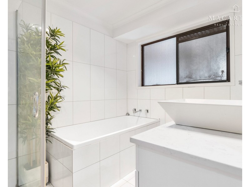 10 Crisp Drive, Ashmont NSW 2650