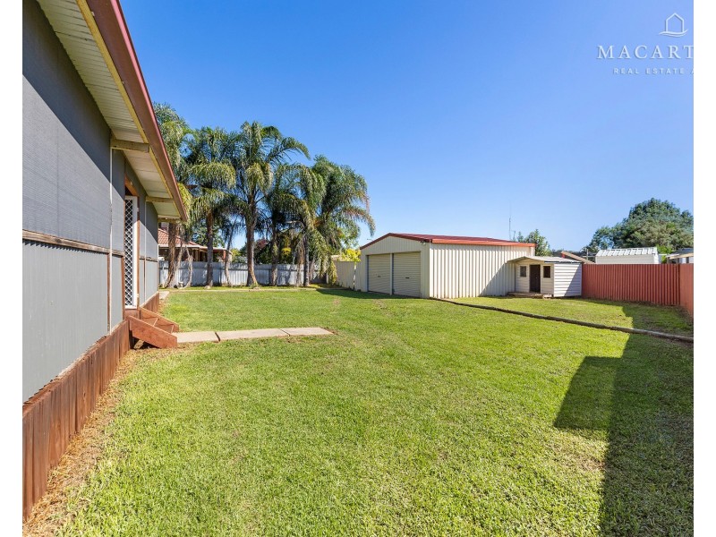 10 Crisp Drive, Ashmont NSW 2650