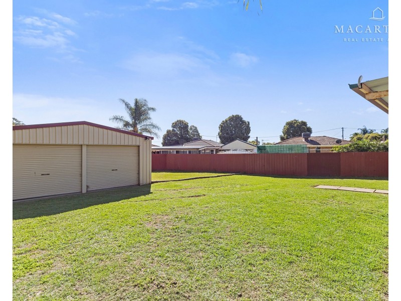 10 Crisp Drive, Ashmont NSW 2650