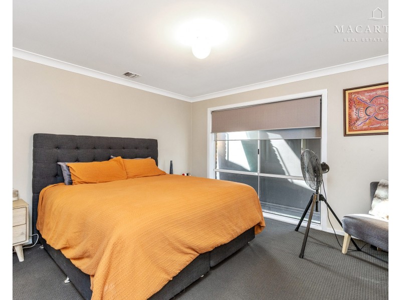 13 Warrambool Crescent, Glenfield Park NSW 2650
