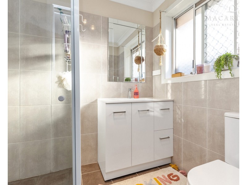 13 Warrambool Crescent, Glenfield Park NSW 2650